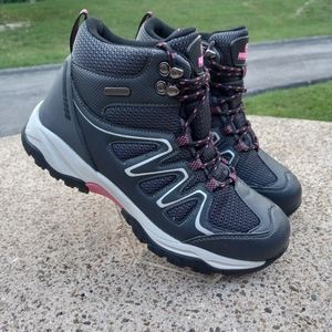 Hiking    Boots womens waterproof